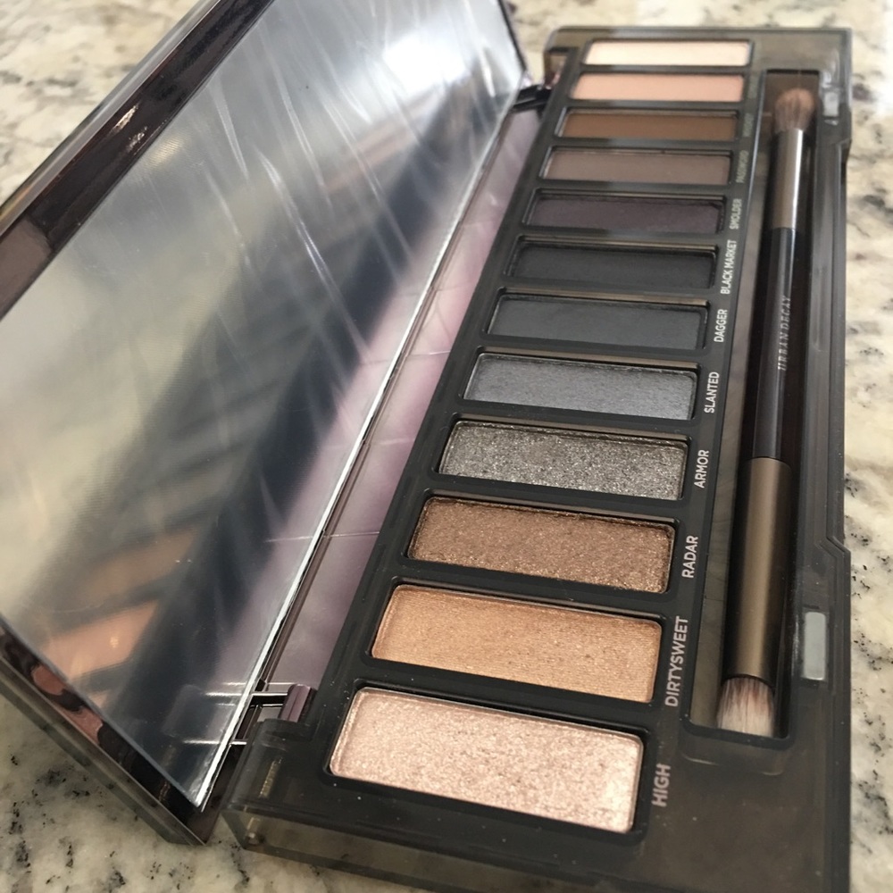 Urban Decay Naked Smoky Palette